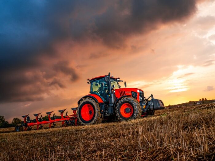 Ciągnik rolniczy – 7153 KVT - KUBOTA - obrazek 3