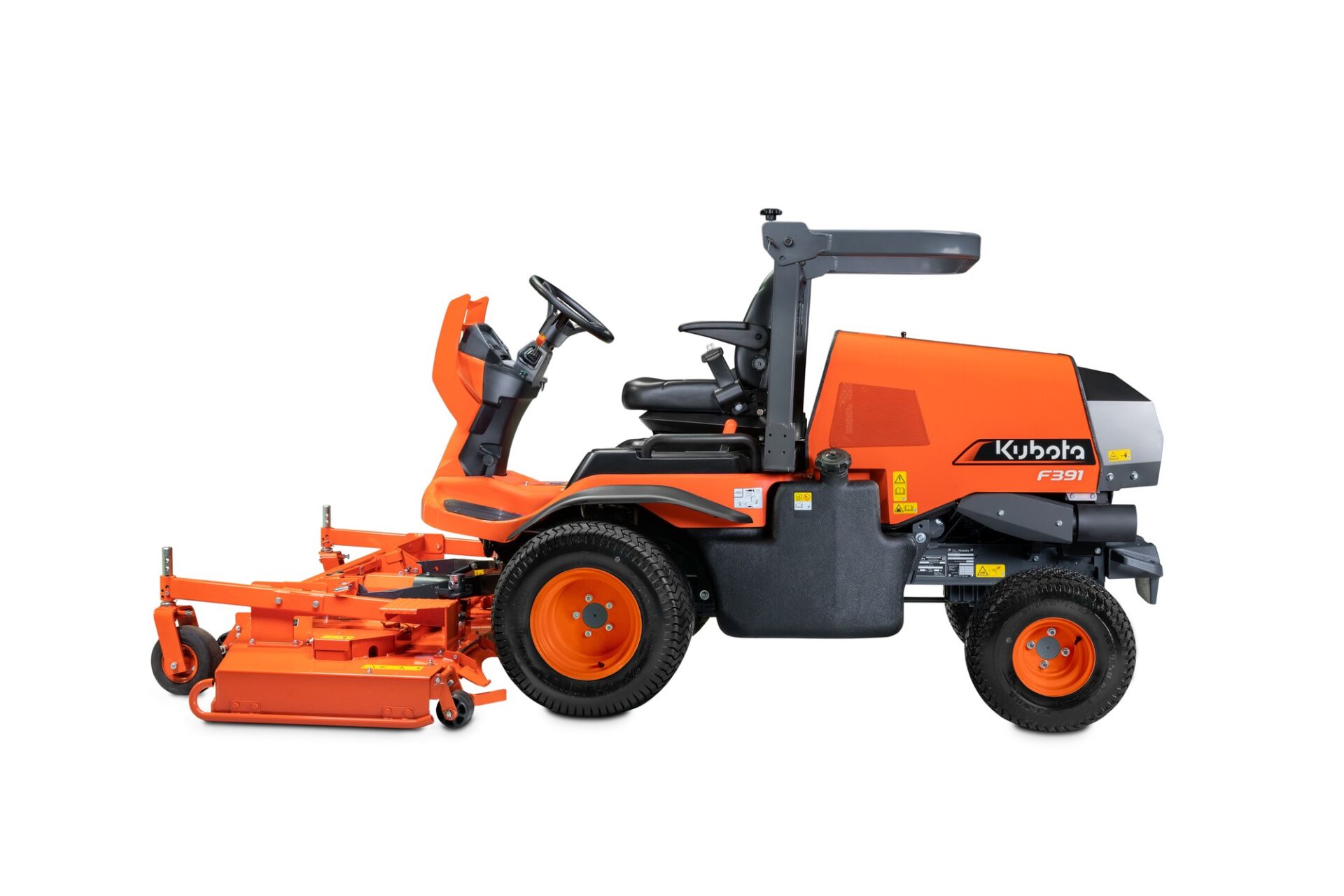 Kubota F391 – widok z boku Kubota F391 z agregatem koszącym, widok z boku