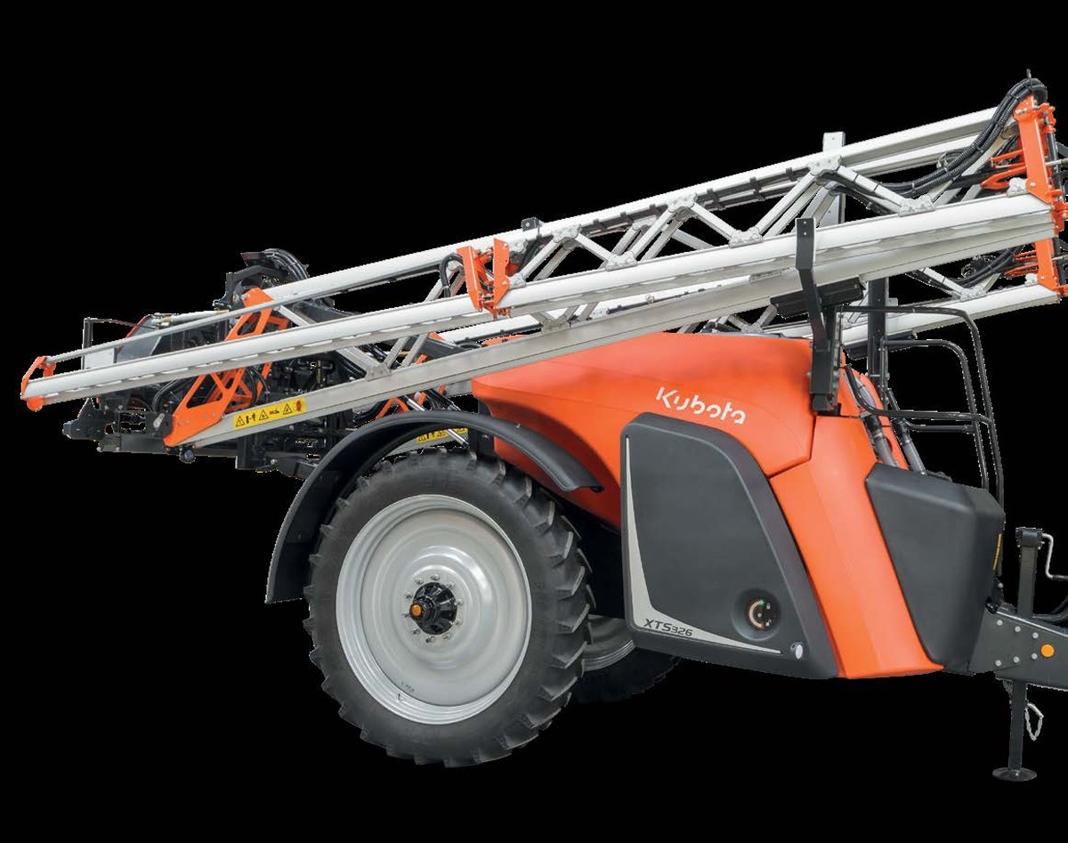 XTS z belką HSA Opryskiwacz ciągany Kubota XTS z aluminiową belką HSA złożoną do transportu