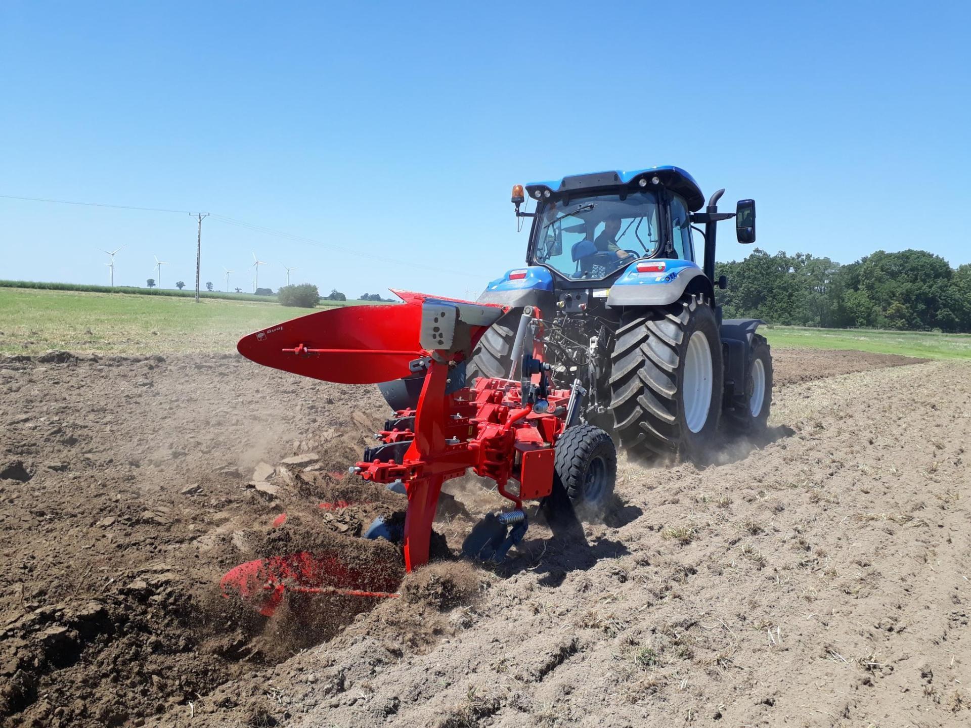 Odwracanie skiby Korpus pługa UNIA IBIS XXL odwracający skibę na końcu pola
