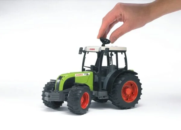 Traktor Class Nectis 267F - 02110 - BRUDER