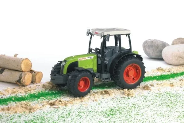 Traktor Class Nectis 267F - 02110 - BRUDER