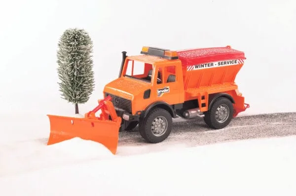 Odśnieżarko-piaskarka - Ciężarówka Mercedes Unimog - 02572 - BRUDER