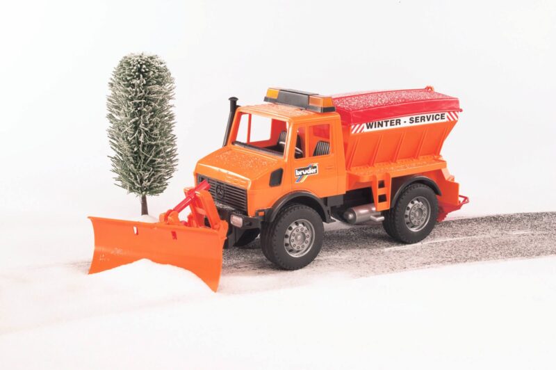 Odśnieżarko-piaskarka – Ciężarówka Mercedes Unimog – 02572 – BRUDER