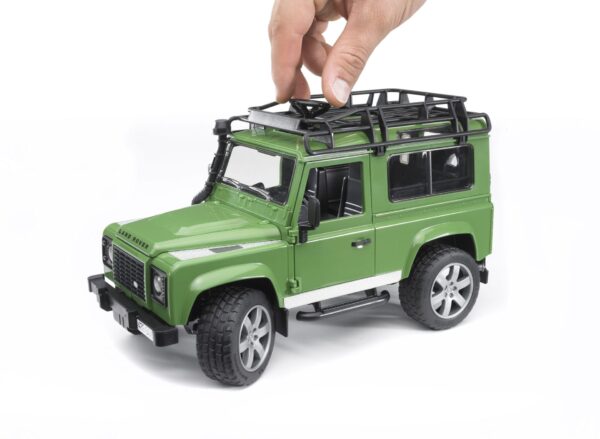 Auto Land Rover Defender - zielony - 02590 - BRUDER 4