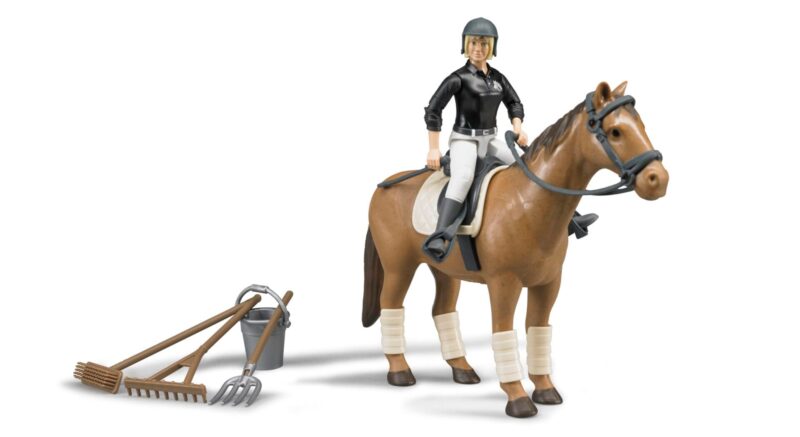 Figurka dżokejki, konia z akcesoriami – 62505 – BRUDER