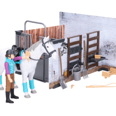 STAJNIA Z FIGURKĄ KONIA I KOBIETY - 62506 - BRUDER