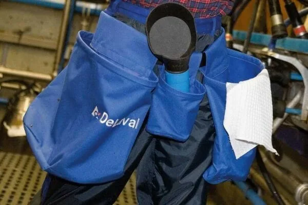 Torba kangurka na pasku dla dojarza - Organizer dojarza - DeLaval
