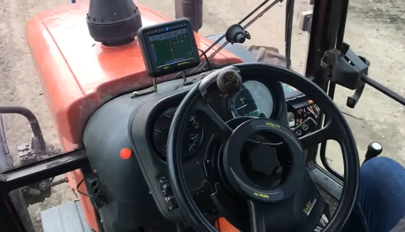 Zestaw Automatycznego kierowania w polu - System jazdy równoległej - UniPilot PRO+ z nawigacją 570GS