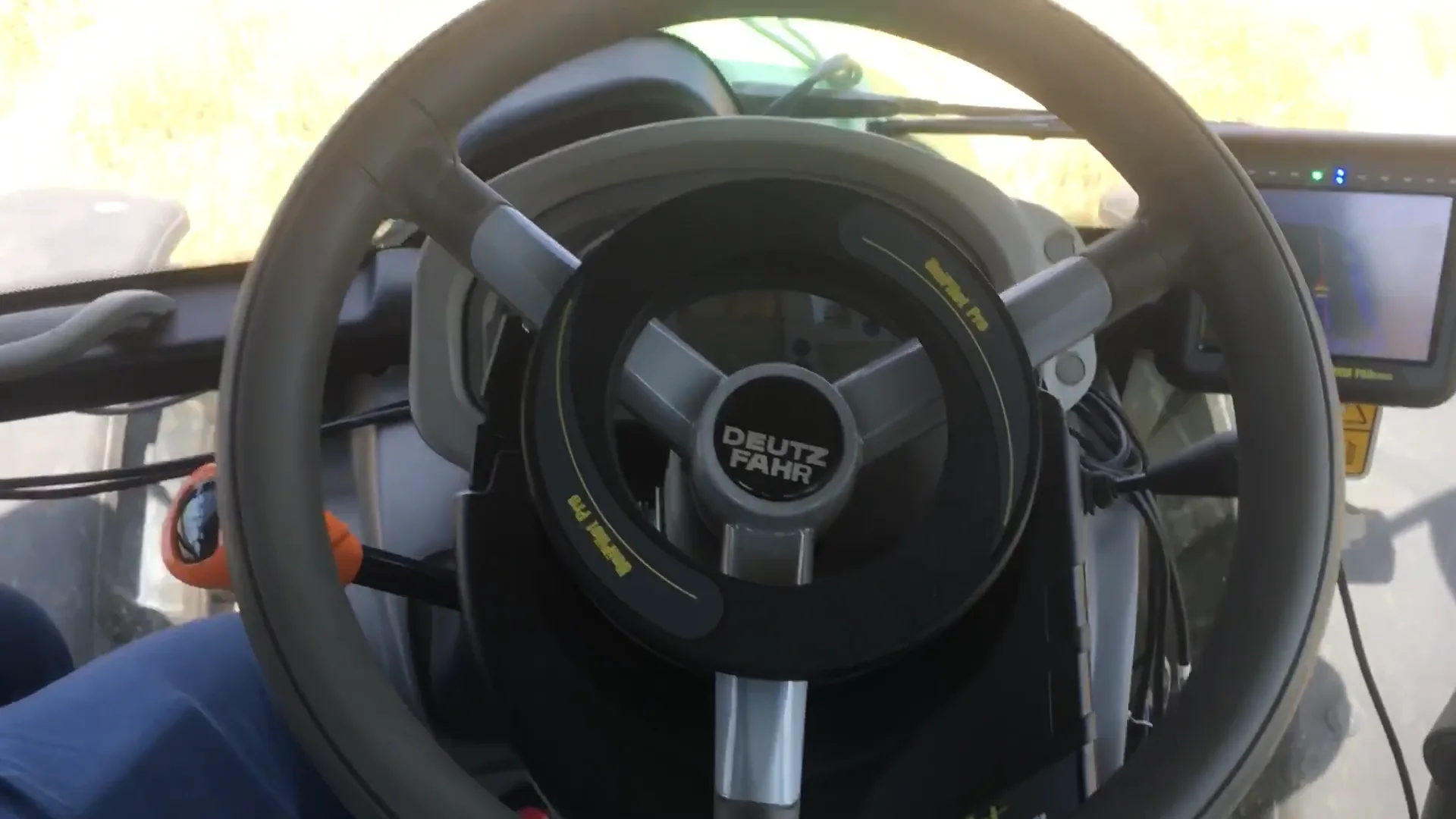 Zestaw Automatycznego kierowania w polu - System jazdy równoległej - UniPilot PRO+ z nawigacją 570GS