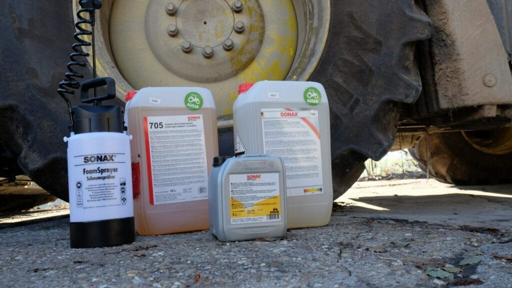 Czyszczenie maszyn rolniczych ? - Stosuj tylko SONAX AGRAR! 1