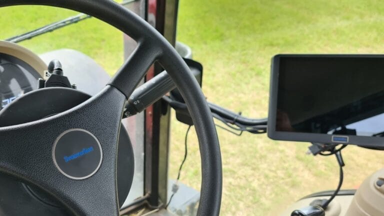 Kontrolowany System Nawigacji Rolniczej Sveaverken - Twoja Droga do Wyższych Plonów 2